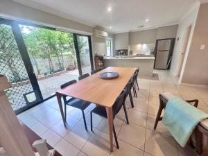 Gallery image of Ash's Place in Gold Coast