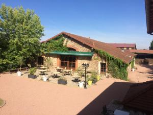 Gallery image of La Ferme aux Biches in Commelle-Vernay