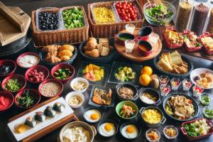 호텔 내부 또는 인근 먹을 거리