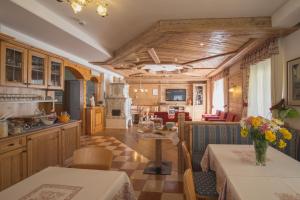 Kuchyň nebo kuchyňský kout v ubytování Hotel Centrale