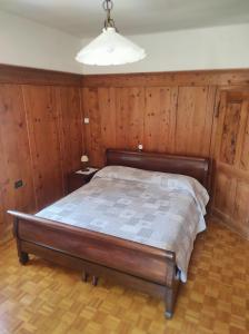 Llit o llits en una habitació de Da Rinota in Alta Val di Non