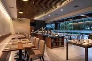 Restaurace v ubytování Grand Whiz Poins Simatupang Jakarta