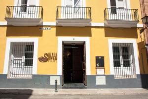 Fasada lub wejście do obiektu Black Swan Hostel Sevilla
