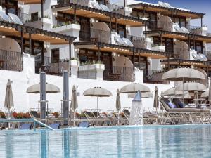 Bazén v ubytování Idyll Suites - Adults Only nebo v jeho okolí