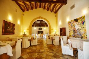 Restorāns vai citas vietas, kur ieturēt maltīti, naktsmītnē Agriturismo Baglio Donnafranca Wine Resort