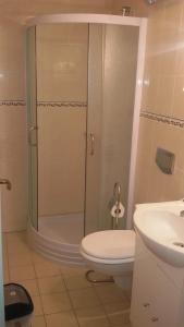 Ванная комната в Apartments Grkinić