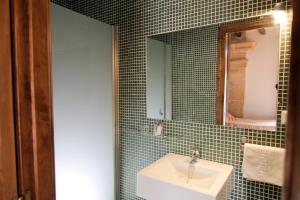 Koupelna v ubytování Vivienda Turística Yamaries