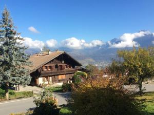 Nespecifikovaný výhled na hory nebo výhled na hory při pohledu z bed and breakfast + 10 fotografií