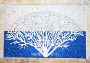 a picture of a tree with a blue background at Pieno centro con parcheggio - Palau in Palau