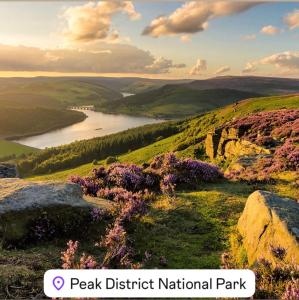 a park district national park with a view of a lake at Stay with LL in Doncaster +6 photos