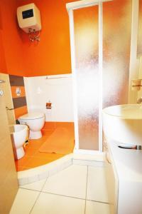 A bathroom at Villa Verdemare San Lorenzo
