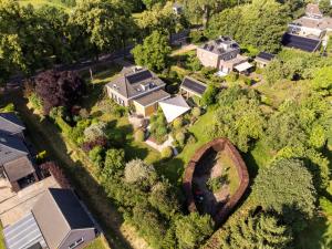 an aerial view of a house with a garden at de lange adem in Millingen aan de Rijn