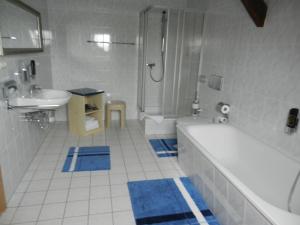 Koupelna v ubytování Hotel Altes Badehaus