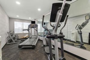 a gym with tread machines and a treadmill at Fairfield by Marriott Southeast Hammond, IN in Hammond