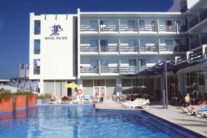 Bazén v ubytování azuLine Hotel Pacific nebo v jeho okolí