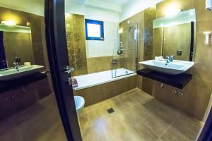 Koupelna v ubytování Giotis Boutique Hotel