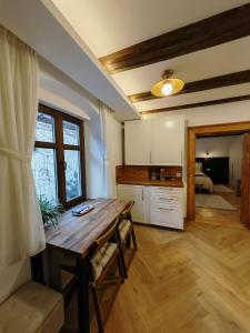 Foto de la galeria de La Garcon a Braşov
