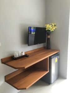 TV a/nebo společenská místnost v ubytování Living Chilled Koh Tao