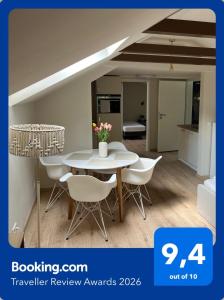 A kitchen or kitchenette at HellbergsApart