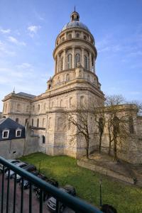 a building with a dome on top of it at Au dôme de la basilique in Boulogne-sur-Mer +7 photos