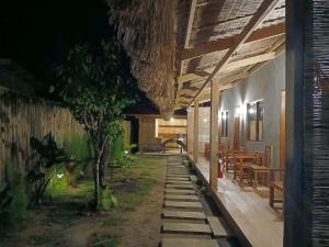 Jardí fora de Bitang's Guesthouse - Starlink Ready