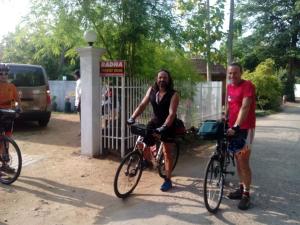 Jazda na bicykli v okolí ubytovania Radha Tourist Home