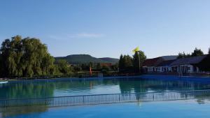 Bazén v ubytování Campingplatz am Hünstein nebo v jeho okolí