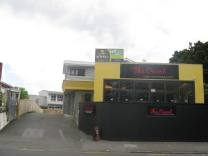 Bangunan di mana terletaknya motel +5 gambar