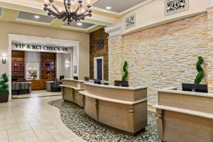 a lobby of a waiting area at a hospital at Club Wyndham Grand Desert in Las Vegas +36 photos