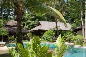 Koyao Bay Pavilions - Beach Resort and Pool Villas内部或周边的泳池