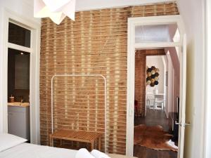 Uma casa de banho em Fullest Apartments