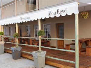Restaurant o un lloc per menjar a Mon Reve