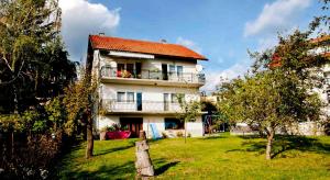 Vonkajšia záhrada v ubytovaní Apartman Šestine