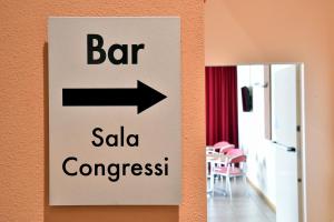 Certificato, attestato, insegna o altro documento esposto da Tatì Hotel