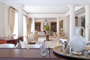 Posezení v ubytování Hotel Cap Estel