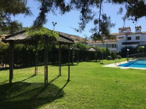 Bazén v ubytování Apartamentos Atalayas Extremadura nebo v jeho okolí