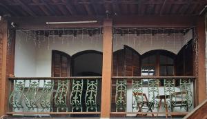 a building with icicles hanging from the window at Suíte Trilha do Sol 2 in Arraial do Cabo