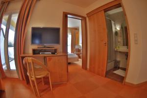 TV a/nebo společenská místnost v ubytování Hotel Restaurant Marko