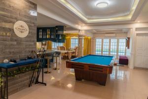 a billiard room with a pool table in it at White House, Billiard, Private Pool, Prime Location in Angeles
