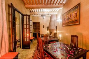 Χώρος καθιστικού στο RIAD DAR ASSALAMA Terrasse Vue Mer