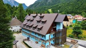 Pogled na planinu ili pogled na planinu iz apartmana