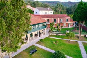 an aerial view of a house with a yard at Hotel Rural VN Tenorio in Pontevedra