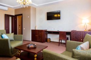 TV a/nebo společenská místnost v ubytování Zagrava Hotel
