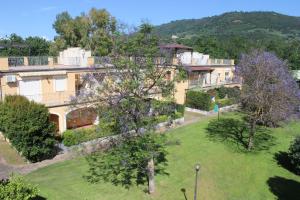 an aerial view of a building with a yard at Apartment - Pizzo Beach Club in Fondaco Vecchio