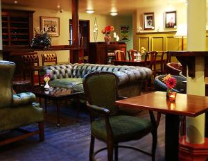 Area soggiorno di Reddans of Bettystown Luxury Bed & Breakfast, Restaurant and Bar