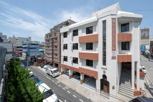 an overhead view of a building on a city street at Anook Hotel Daejeon Daeheung in Daejeon