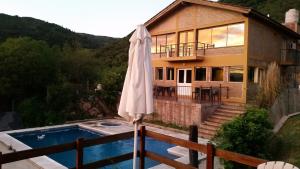 The swimming pool at or close to Balcon de los Molles