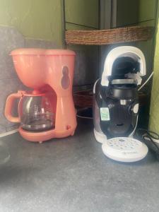 a mixer and a toaster sitting next to each other at Ici c'est chouette in Vaudricourt +19 photos
