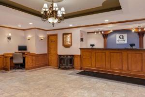 a court room with a bench and a desk at Quality Inn South Hill I-85 in South Hill