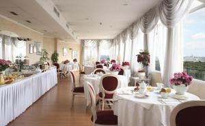 En restaurant eller et spisested på Hotel Eliseo